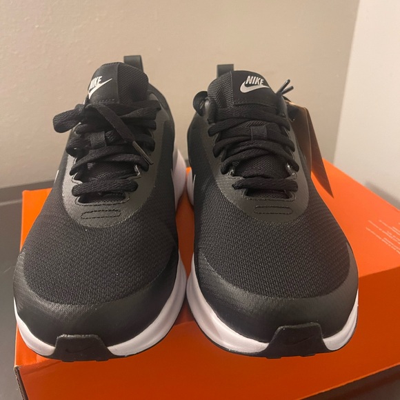 NEW Nike Promina Size 9 - Picture 4 of 6